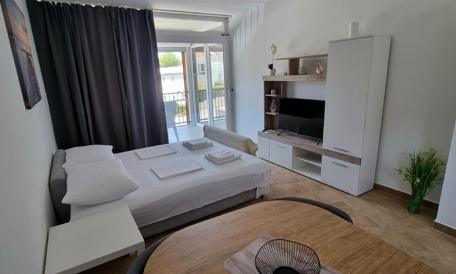 Apartmani Sunce I More Premantura Ngoại thất bức ảnh